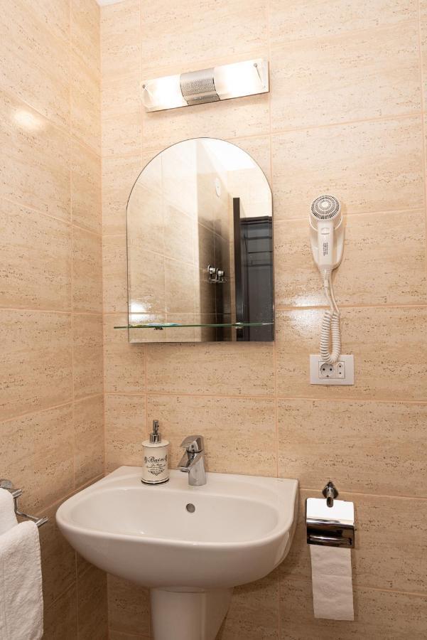 K'Raman Hotel Râmnicu Vâlcea Buitenkant foto