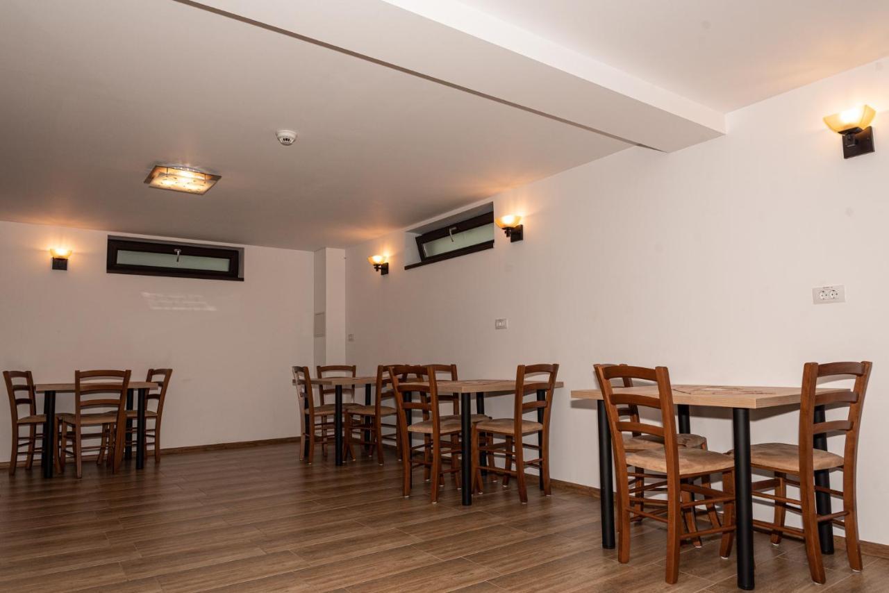 K'Raman Hotel Râmnicu Vâlcea Buitenkant foto